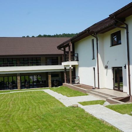 Pensiunea Patru Anotimpuri Sasca Romana Buitenkant foto